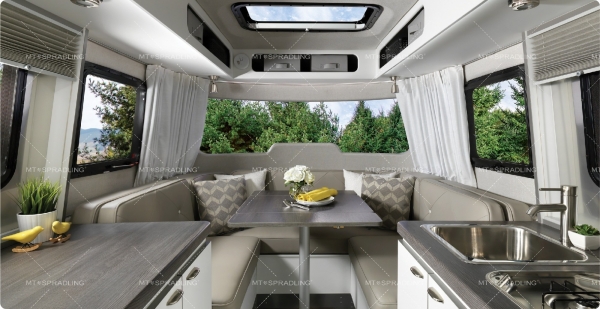 The New Nest by Airstream｜清風房車