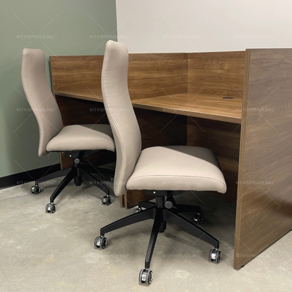 Indiana Furniture 休息室